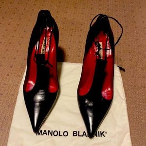 Manolo Blahnik stilettos- black gently almost never wore size 11